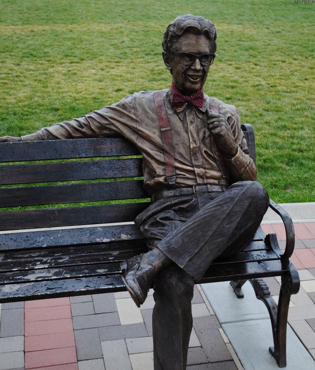 Billy Williams Statue by Lou Cella, W Addison St, Chicago, IL